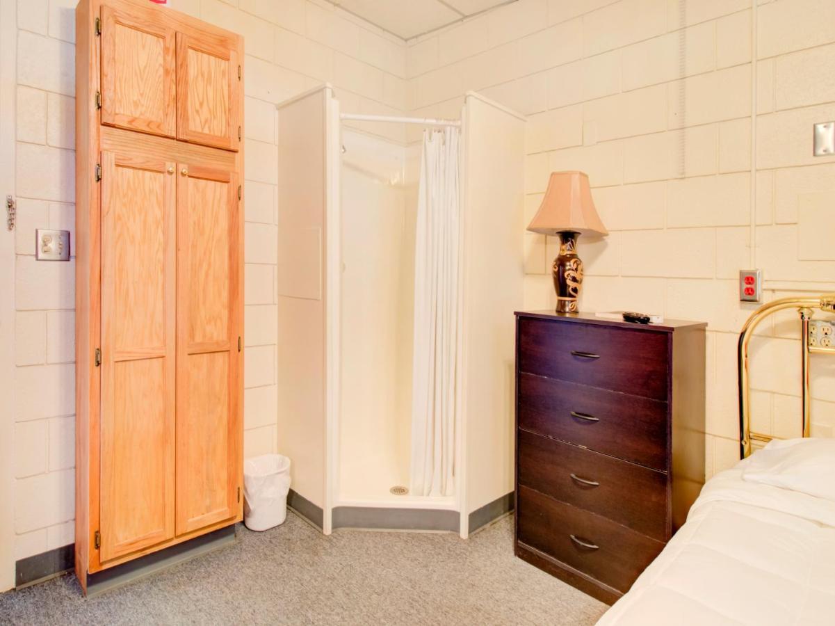 Hotel Oyo I-44 Ok 2*