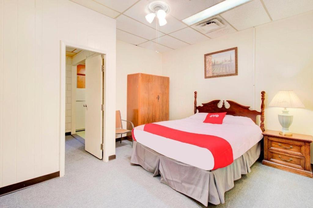 Oyo I-44 Ok Hotel