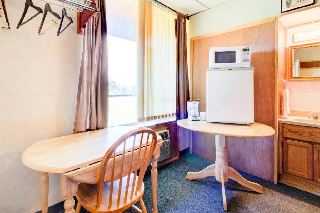 Oyo I-44 Ok Hotel