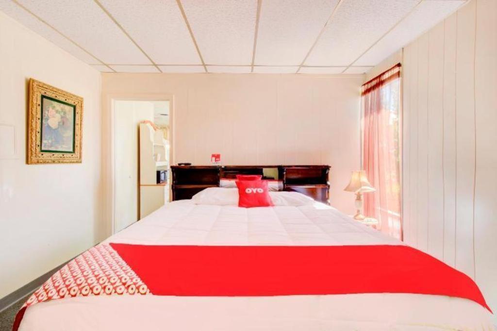 Oyo I-44 Ok Hotel 2*