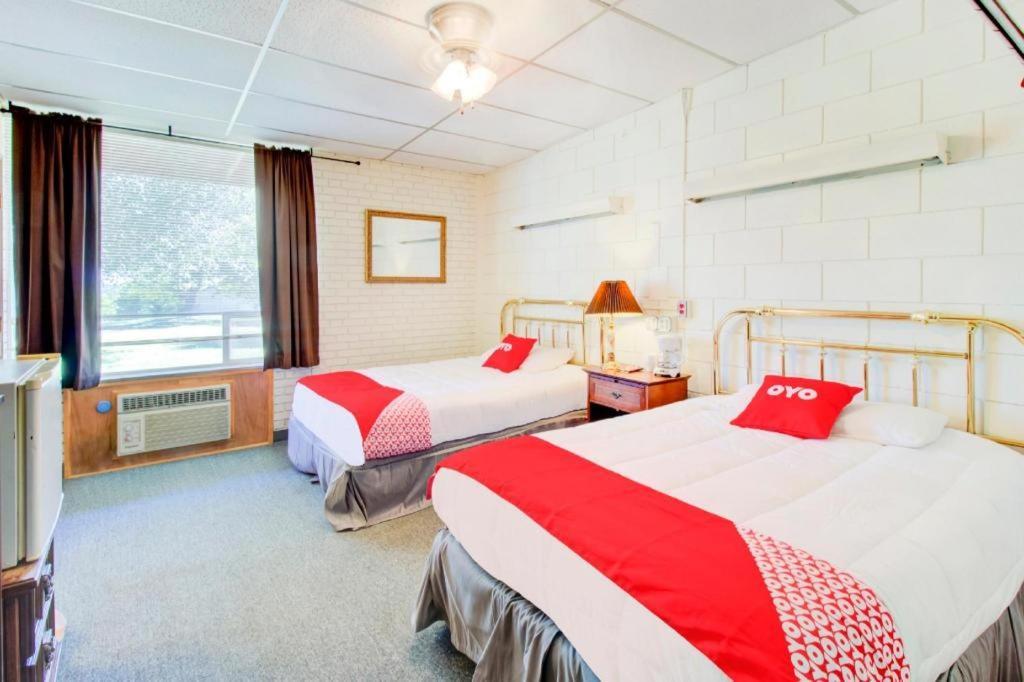 Hotel Oyo I-44 Ok 2*